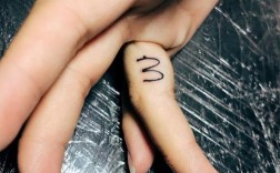 w字母纹身有哪些创意设计灵感？