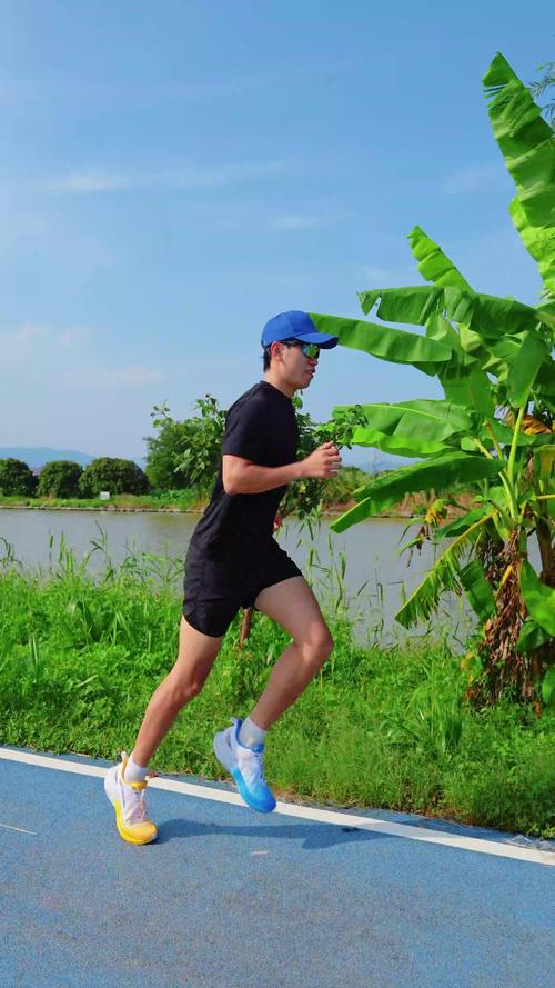 长跑呼吸技巧有哪些关键点？-图2