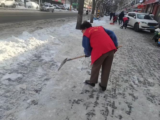 小区除冰有哪些实用技巧？-图1