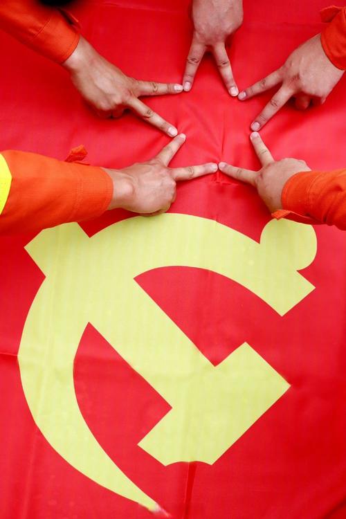 创意党旗作品有何巧思？-图2