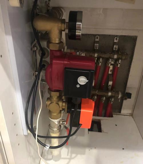 初学者如何掌握走着跳泵的核心技巧？动作细节与常见错误解析-图3