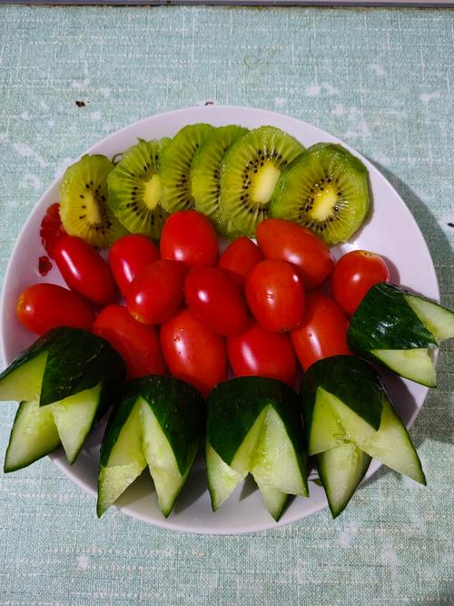 圣女果创意水果拼盘，圣女果创意水果拼盘图片大全-图1