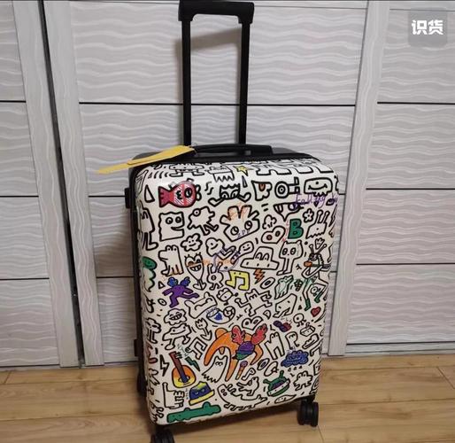 行李箱创意照片有哪些独特拍摄手法？如何在家轻松拍出高质感创意大片？-图1