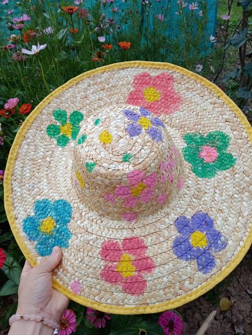 如何将日常草帽变为独特艺术品？彩绘草帽创意绘画技巧与灵感图片大全在这里！-图2