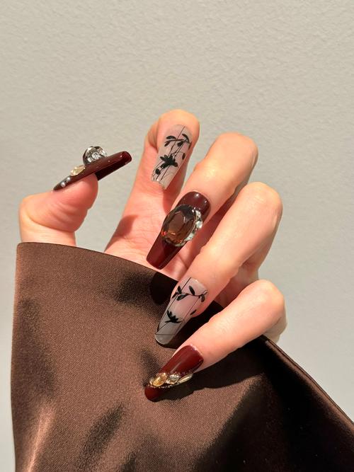 创意长指甲图片，艺术表达还是生活负担？背后的设计灵感与实用考量如何平衡？-图2