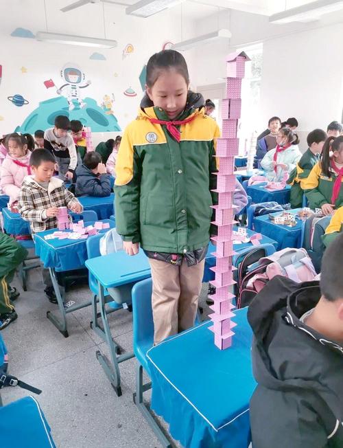 创意纸牌搭建-图1