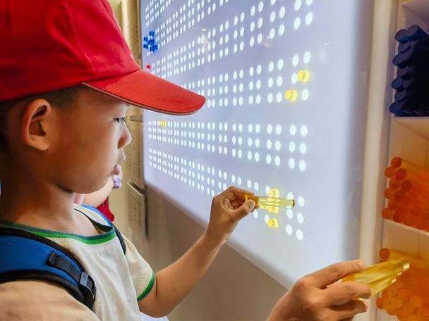 盲人触觉看书技巧，盲人触觉看书技巧视频-图2