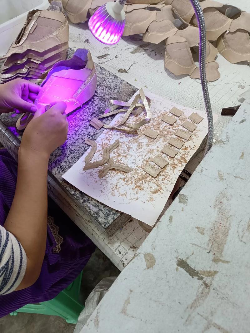 鞋厂贴标技巧有哪些关键要点?-图3 鞋厂贴标技巧有哪些关键要点?-图3