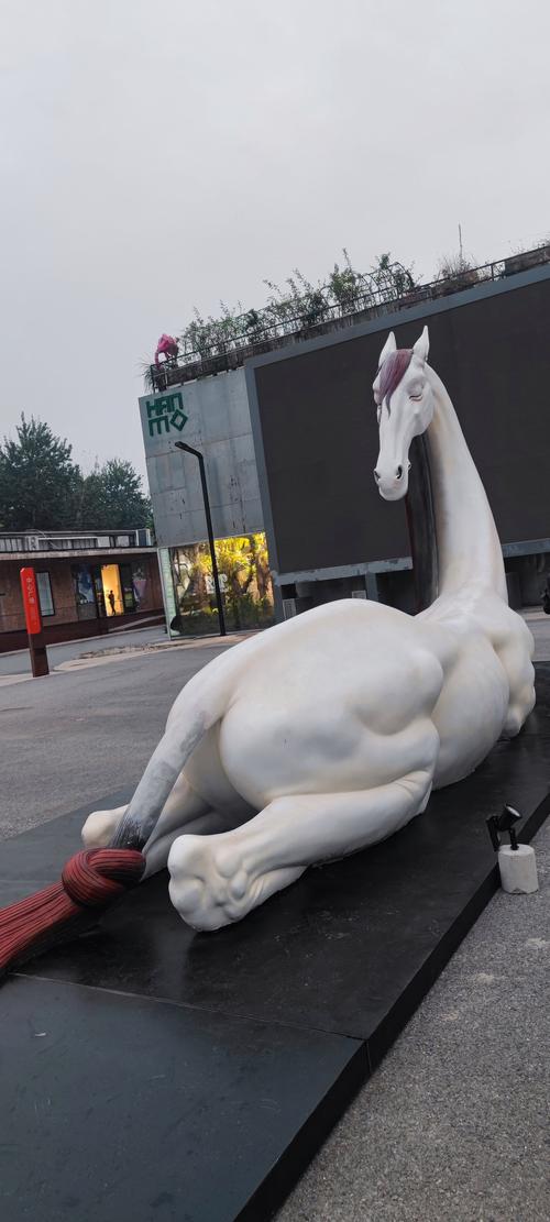 798创意广场,艺术与商业如何共融共生?-图1 798创意广场,艺术与商业如何共融共生?-图1