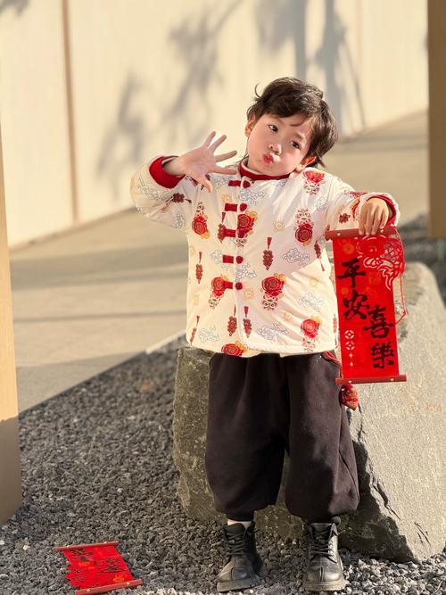 新年创意衣服怎么选才出彩？-图1