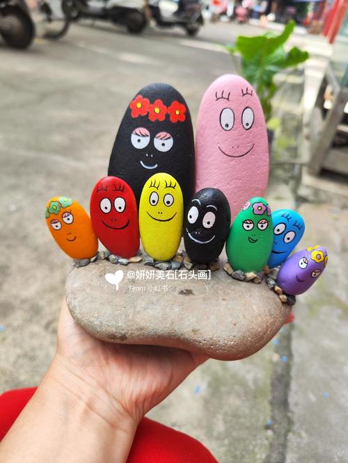 鹅卵石创意石头画-图3 鹅卵石创意石头画-图3