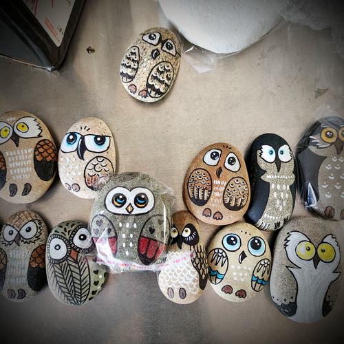 鹅卵石创意石头画-图2 鹅卵石创意石头画-图2