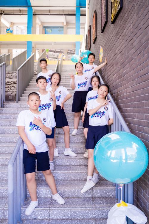 小学生创意摆拍，小学生创意摆拍图片-图1