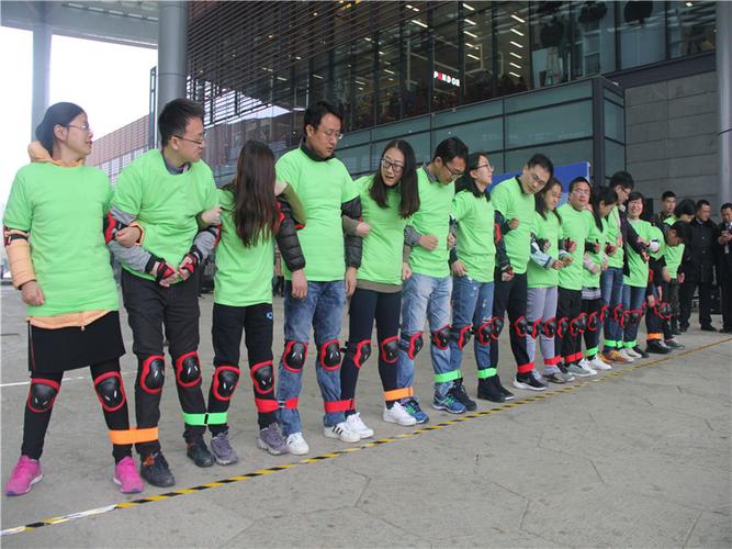 五人绑腿跑怎么配合才默契?-图1 五人绑腿跑怎么配合才默契?-图1