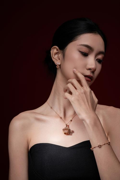 饰品模特拍摄技巧-图1